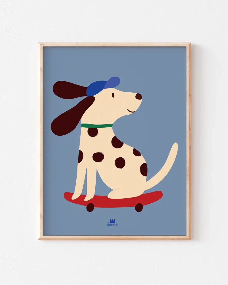 Dalmatien illustré sur un skate rouge sur fond bleu.