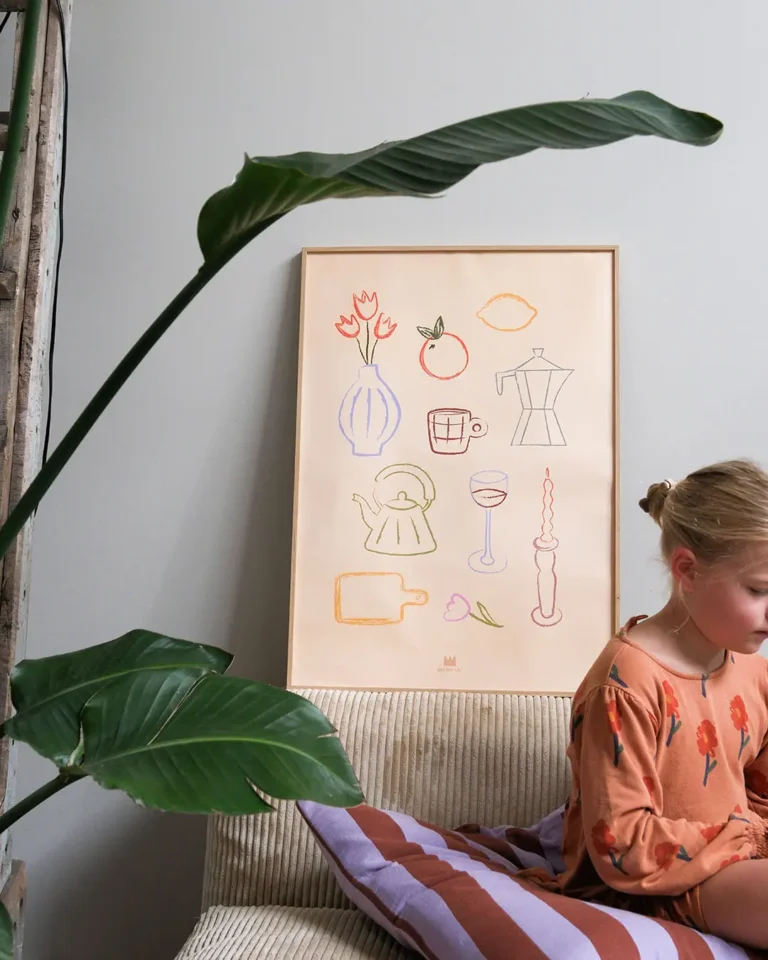 affiche poésie des objets sur fond clair avec objets de la cuisine dessinés